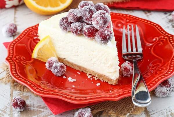 REȚETA ZILEI: Cheesecake cu portocală și merișoare, fără coacere!