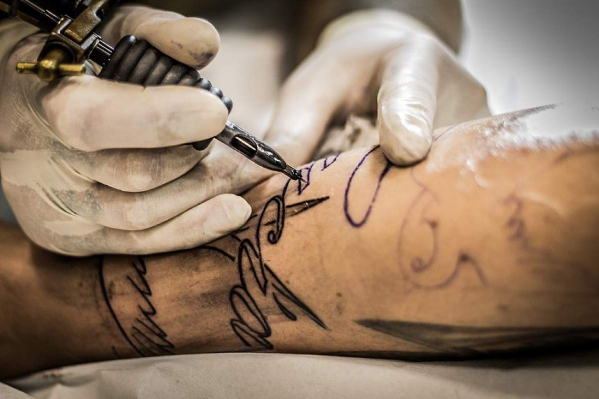 Pentru aceste persoane tatuajele sunt absolut interzise! Riști să faci boli grave