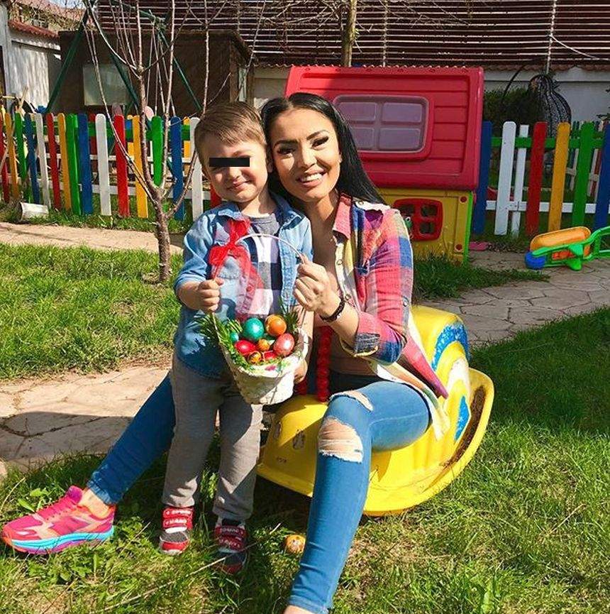 VIDEO / Cum i-a răspuns Andreea Mantea unei fane care i-a transmis să-şi ducă micuţul la dentist