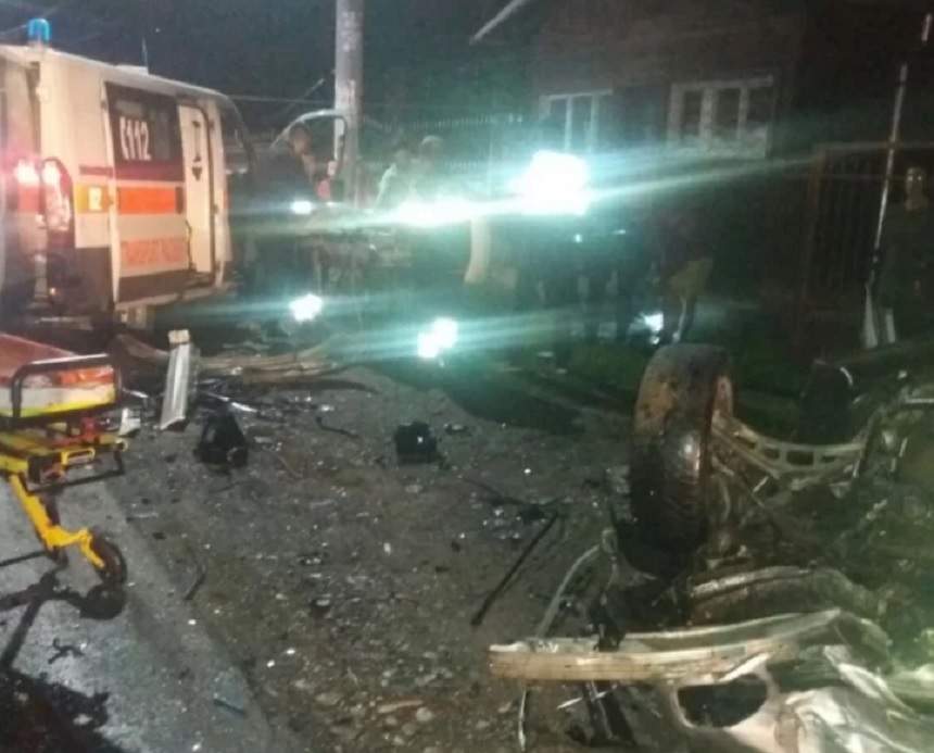 Accident grav în Breaza! Două mașini s-au făcut praf pe o stradă. Cinci persoane au fost rănite, iar una este în stare gravă