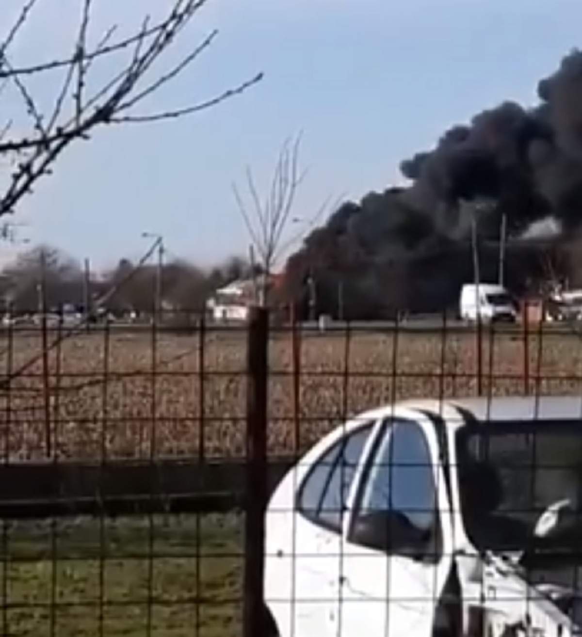Explozie puternică la Satu Mare! Un autobuz a luat foc în timp ce erau călători înăuntru