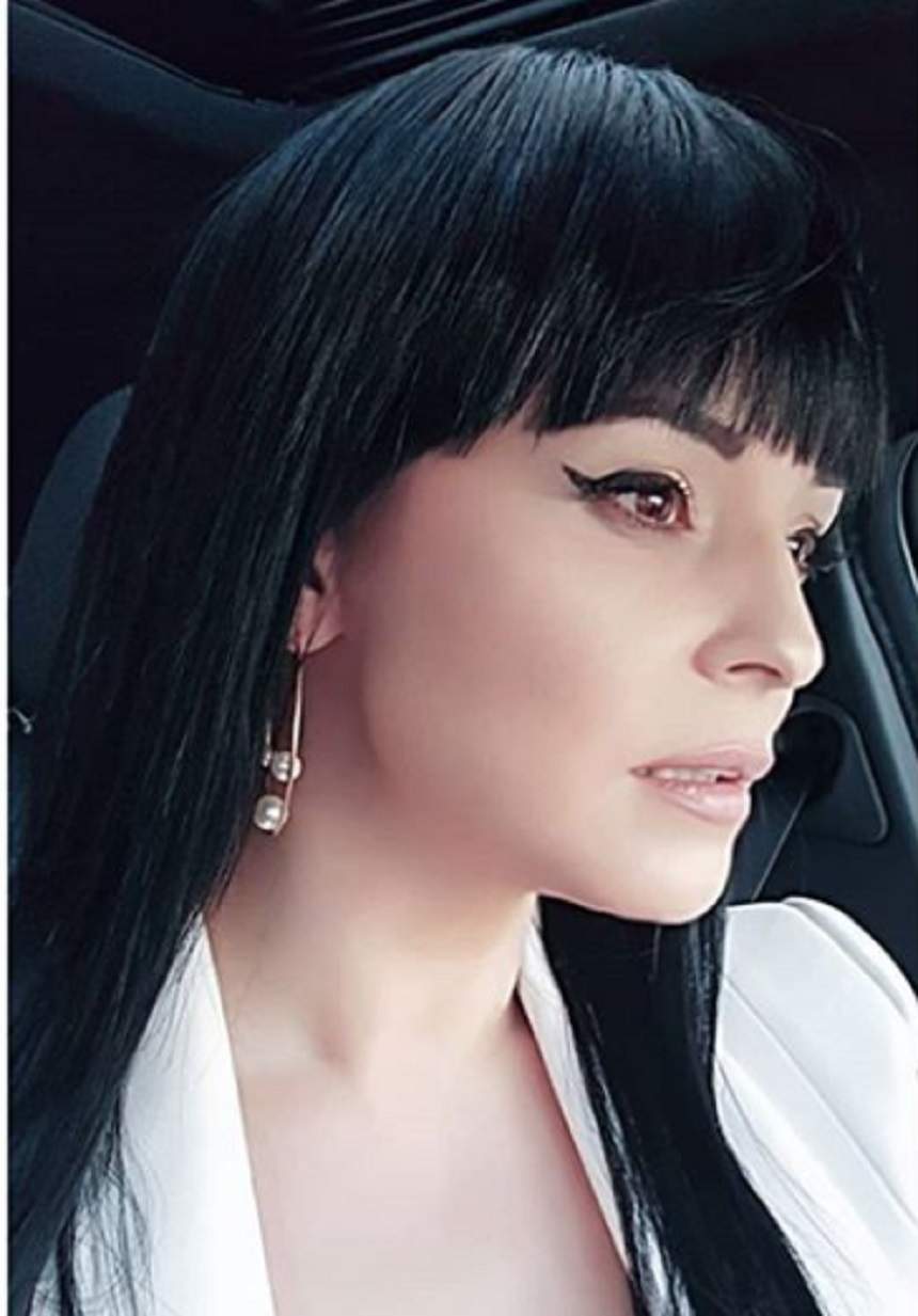 Schimbările se ţin lanţ în viaţa sa! Andreea Marin îşi surprinde din nou fanii: "Cleopatra de România"