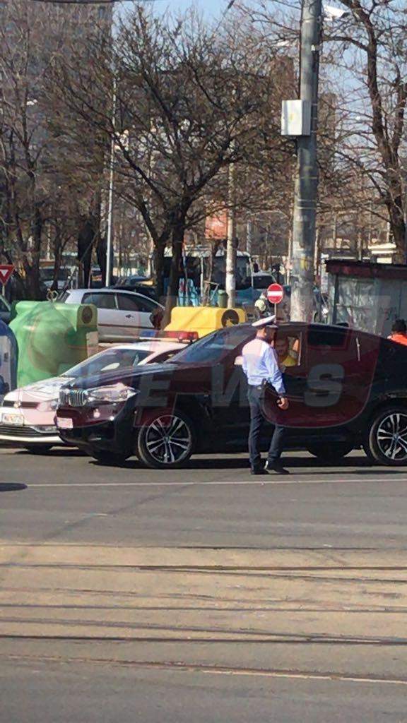 FOTO EXCLUSIV / Hâtz, John! Ce făcuşi? Te luaşi în gură cu organul?