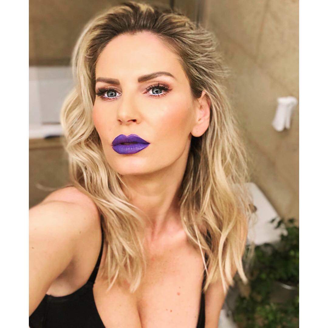 FOTO / Andreea Bănică și-a scos celebra aluniță: „Nu mi-a fost ușor să iau această decizie”