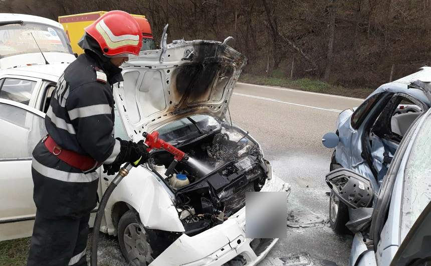 Şapte persoane rănite grav într-un accident pe Valea Oltului! 5 dintre victime sunt copii