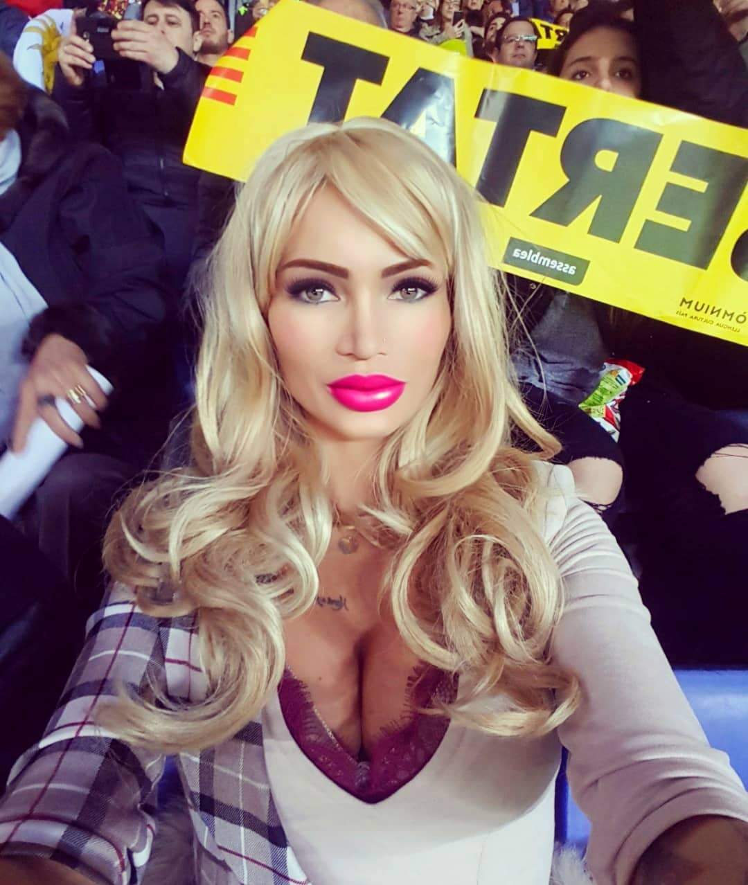 FOTO / Maria Ilioiu s-a făcut blondă fatală! Așa arată ispita de la „Insula Iubirii” după schimbarea șoc de look