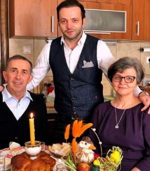 FOTO / Sărbători emoţionante pentru Mihai Morar, alături de părinţi: "Trăiți în dragoste și părințenie. Cât mai puteți"