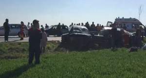 Accident în Galați, în a doua zi de Paște. Trei mașini s-au făcut praf pe șosea. Doi oameni au murit