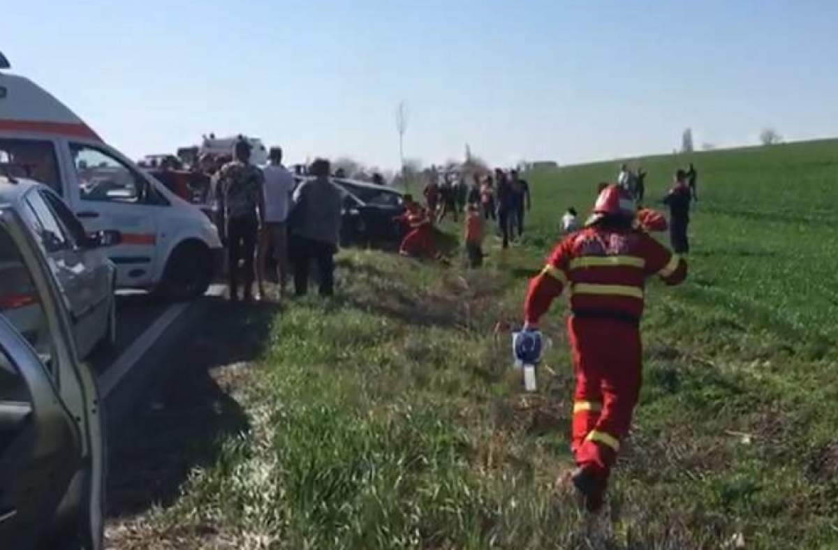 Accident în Galați, în a doua zi de Paște. Trei mașini s-au făcut praf pe șosea. Doi oameni au murit