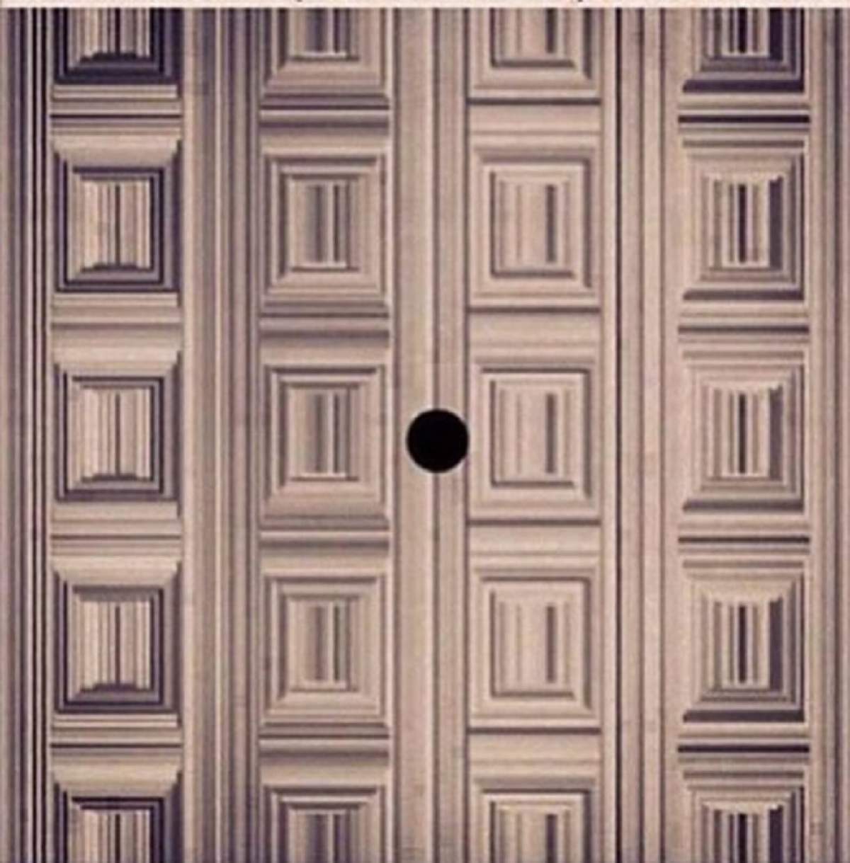FOTO / Cea mai inedită iluzie optică! Câte cercuri ai reușit să numeri?