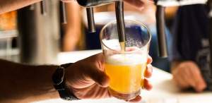 ÎNTREBAREA ZILEI: Tu știi care sunt riscurile consumului de bere? Această băutură este mai periculoasă decât te-ai fi așteptat