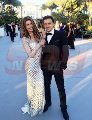 Imagini fierbinţi cu soţia milionarului Dragoş Săvulescu! Cum a fost surprins celebrul model