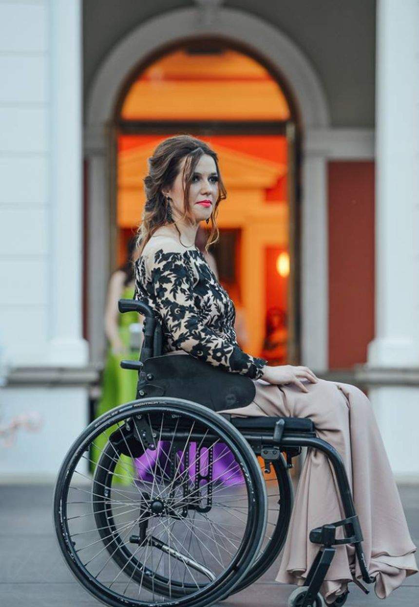 FOTO / Povestea cutremurătoare a Magdei Coman. Cum e să fii însărcinată în scaun cu rotile. "Poate să îmi pună viaţa în pericol"