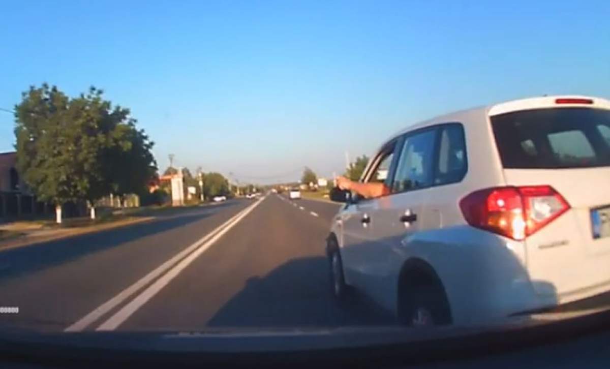 VIDEO / Tânără însărcinată, şicanată în trafic de un bărbat ce se dă poliţist. Imagini care îţi taie respiraţia