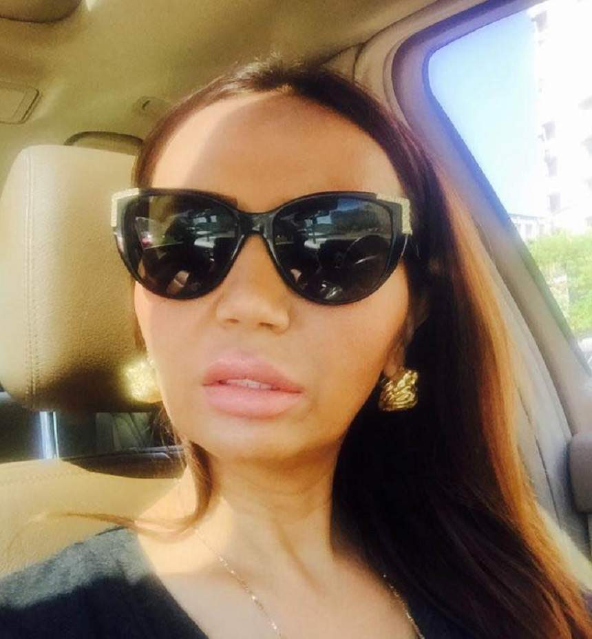FOTO / Ea este fosta soacră a lui Nicolae Guţă! Narcisa şi mama ei au mers împreună la mănăstire