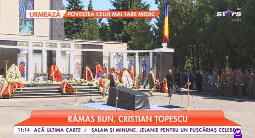 VIDEO / Cristian Ţopescu, înmormântat cu onoruri militare. Fostul mare comentator sportiv, plâns de o ţară întreagă