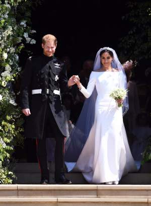 VIDEO / Meghan Markle, o nouă rochie de mireasă! Ducele și Ducesa de Sussex au plecat spre al doilea eveniment