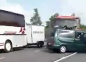 EXCLUSIV /  Copilul cel mic al șoferului "microbuzului morții" din Ungaria, în lacrimi: „Tati a murit!”