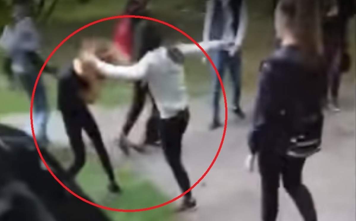 VIDEO & FOTO / Imagini scandaloase în Timișoara! O elevă a fost bătută crunt, sub privirile a zeci de adolescenți. Nimeni nu a intervenit