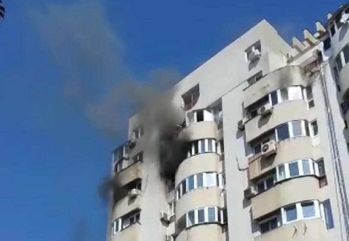 Incendiu într-un apartament din Bucureşti, zona Vitan! Un nou-născut a fost dus la spital