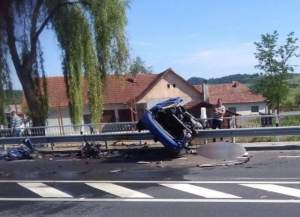 FOTO /   Caz şocant în Hunedoara. Și-a ucis soția, apoi a intrat cu mașina într-un TIR!