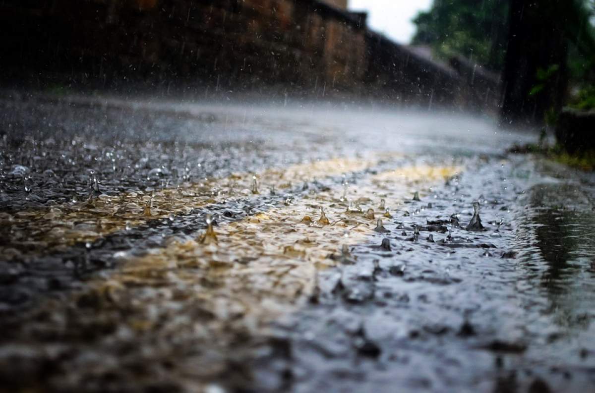 UPDATE / Alertă meteo cu efect imediat. ANM a emis cod galben de vreme rea