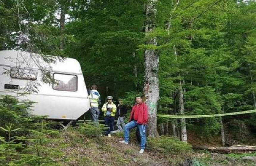 Explozie în Bacău! Doi muncitori morţi, după ce au lovit cu ciocanul un proiectil din al Doilea Război Mondial