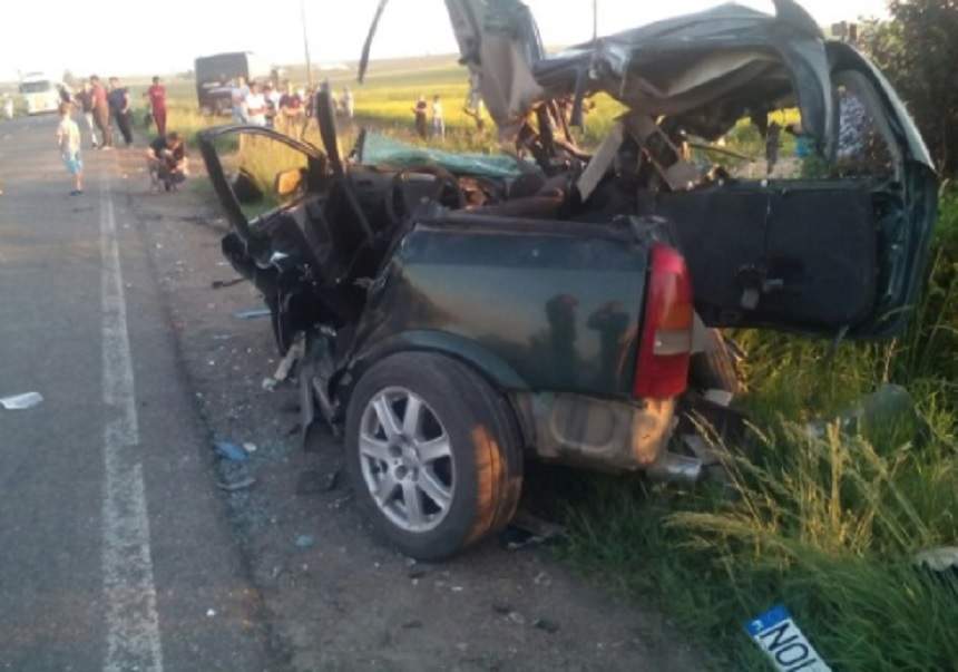 Accident cumplit în Suceava! O tânără de 19 ani, moartă, după ce mașina a intrat într-un TIR