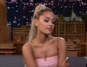 VIDEO / Ariana Grande, în lacrimi la prima apariția la TV după atentatul din Manchester