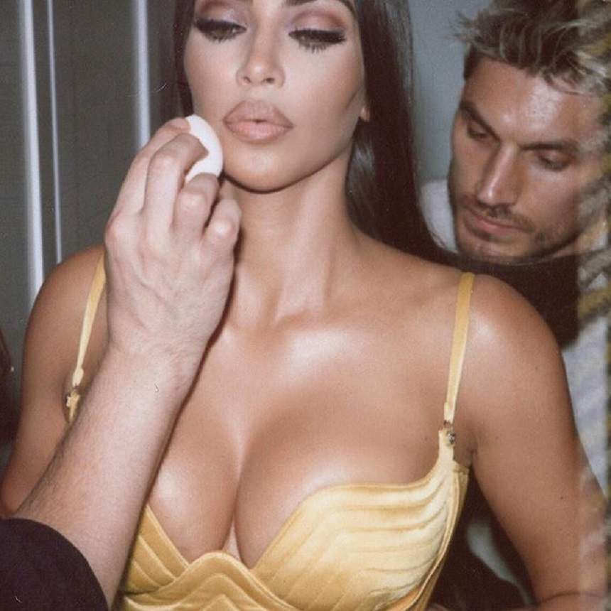 FOTO / Kim Kardashian a ieșit cu sânii pe afară, iar internauții au reacționat imediat: „Așa fierbinte pe stradă?”