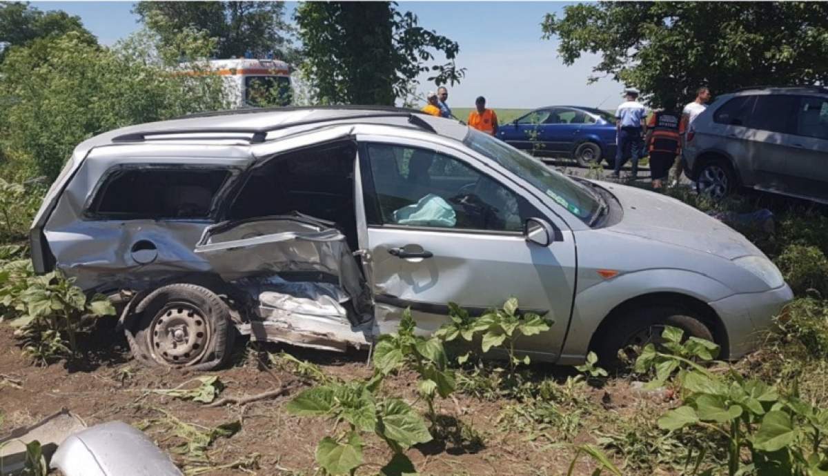 FOTO / Accident teribil în Constanţa! O femeie a murit, după ce autoturismului în care se afla i-a explodat o anvelopă