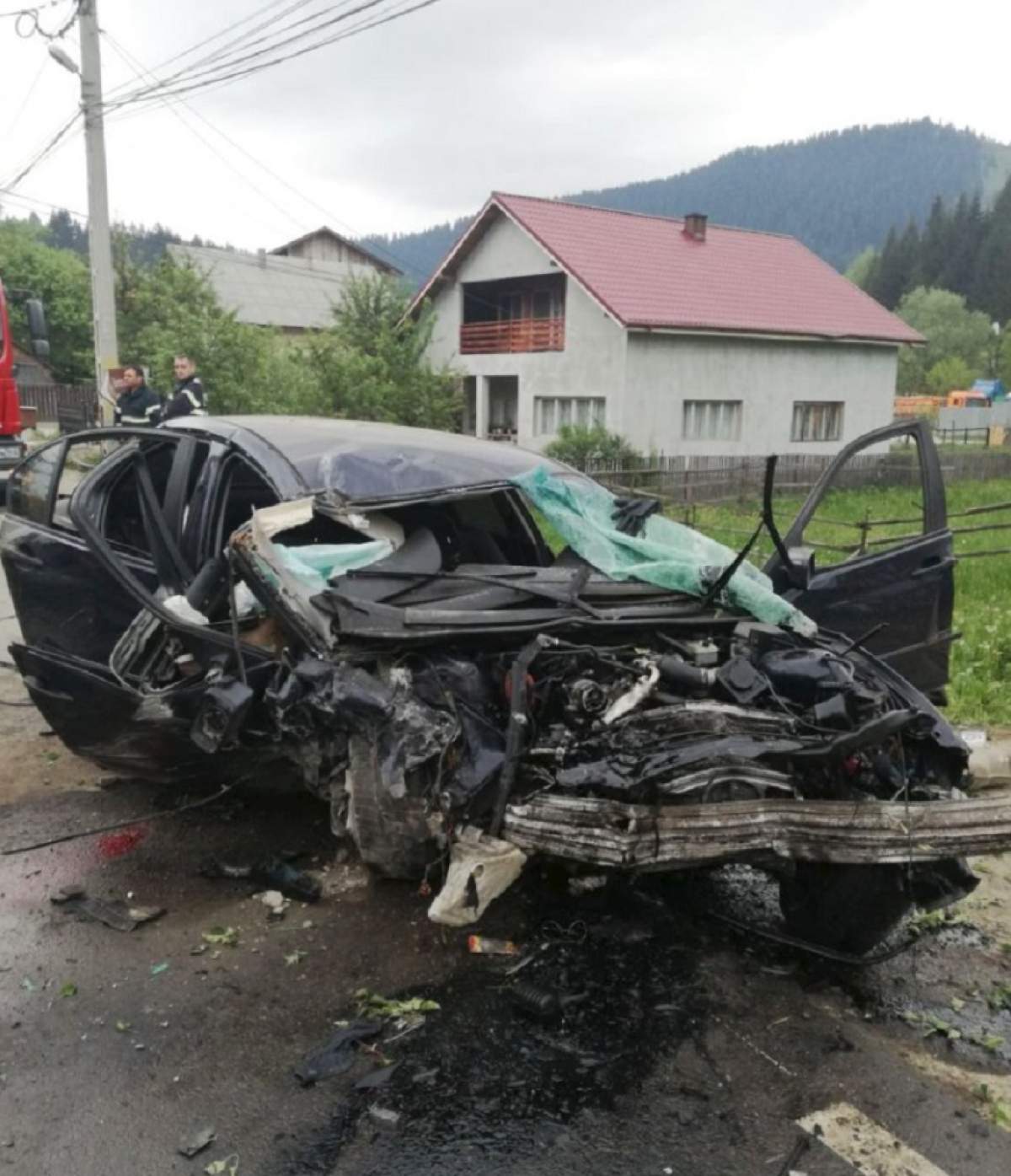 FOTO / Accident teribil în judeţul Neamţ! Un tânăr de 19 ani a murit