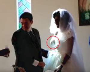 VIDEO / Doi tineri au mers să se distreze înainte de nuntă, dar ea a fost sfâşiată de un crocodil! Ce s-a întâmplat apoi întrece orice imaginaţie