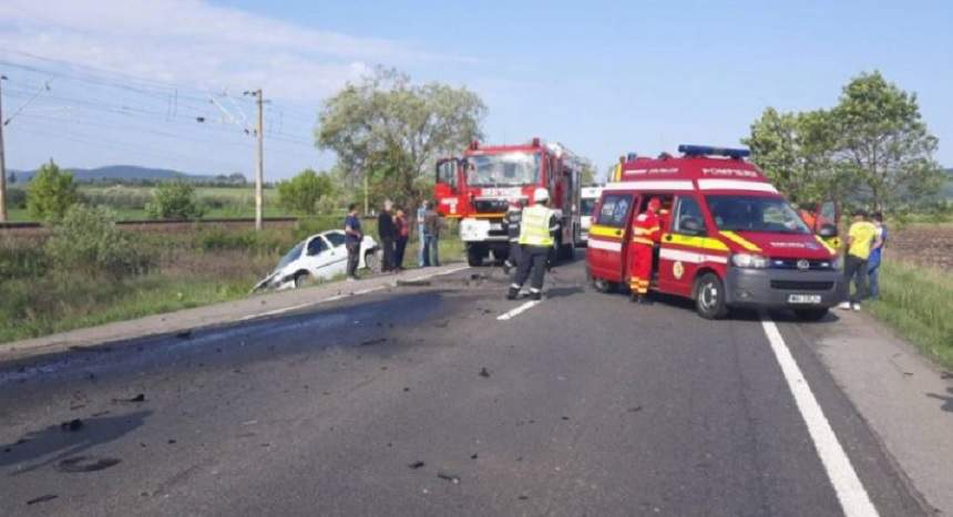 FOTO / Accident teribil pe DN17! 5 persoane au fost rănite, iar circulația este blocată