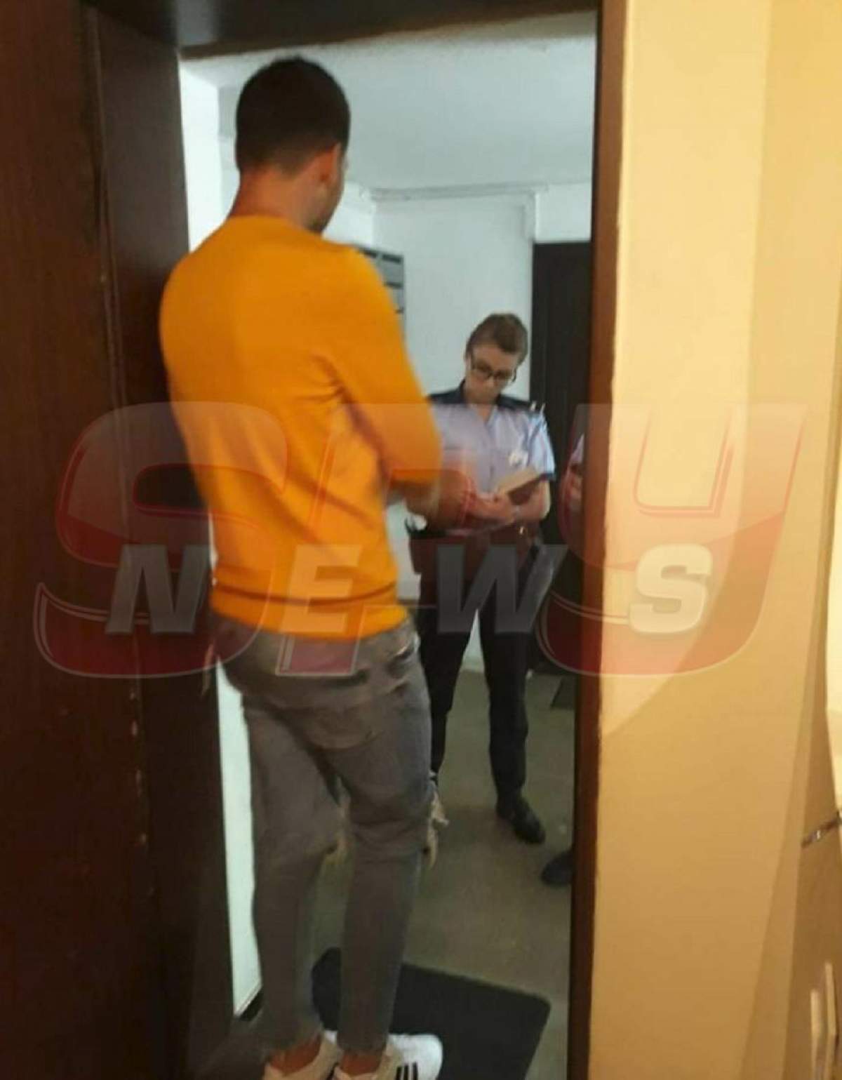 FOTO EXCLUSIV! Poliţia, acasă la Răzvan Botezatu! Prezentatorul TV, situaţie de neimaginat