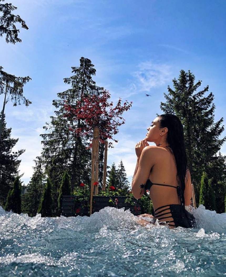 Karmen, în costum de baie, surprinsă în timp ce se relaxa în piscină: „Zâna apelor!"