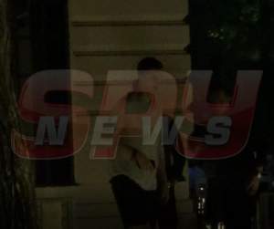 VIDEO PAPARAZZI / Sezonul s-a încheiat, iar băieţii îşi fac de cap! Un fotbalist de naţională, prins în timp ce consuma alcool şi fuma trabuc