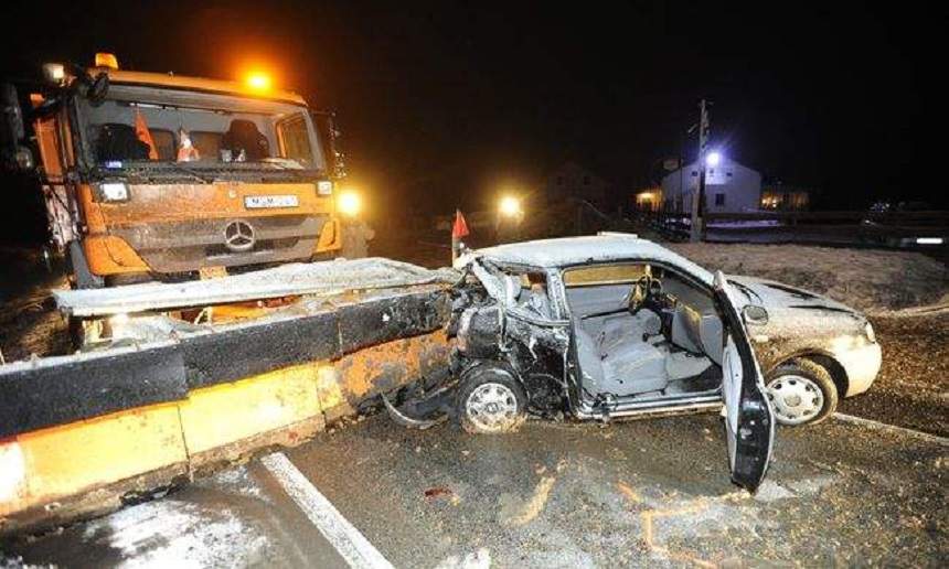 FOTO / Accident teribil petrecut în Ungaria.  Tatăl, două fiice și o nepoată au murit pe loc după ce un copac uriaș s-a prăbușit peste maşină