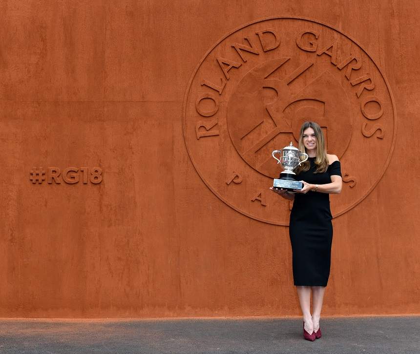 FOTO / Simona Halep, campioană și la eleganță! Ce ținută a ales românca, pentru ședința foto de după Roland Garros