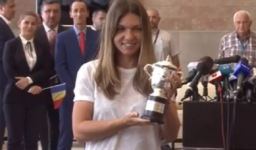 Simona Halep s-a întors în România, după victoria de la Roland Garros: „Acest trofeu este și al meu și al României”