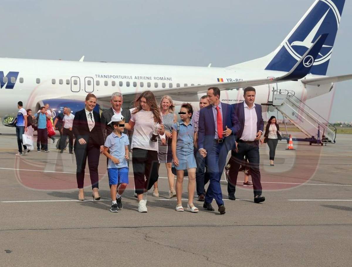 VIDEO & FOTO / Gestul făcut de Simona Halep faţă de un băieţel care a aşteptat-o pe aeroport. Cei prezenţi au rămas mască