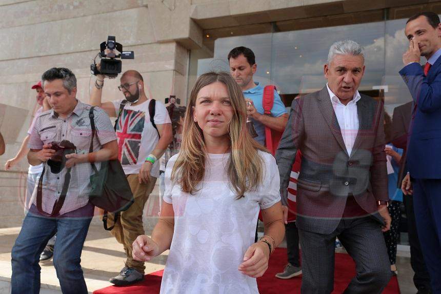 FOTO / Cadoul inedit primit de Simona Halep de la un admirator. Face cât o mie de cuvinte!