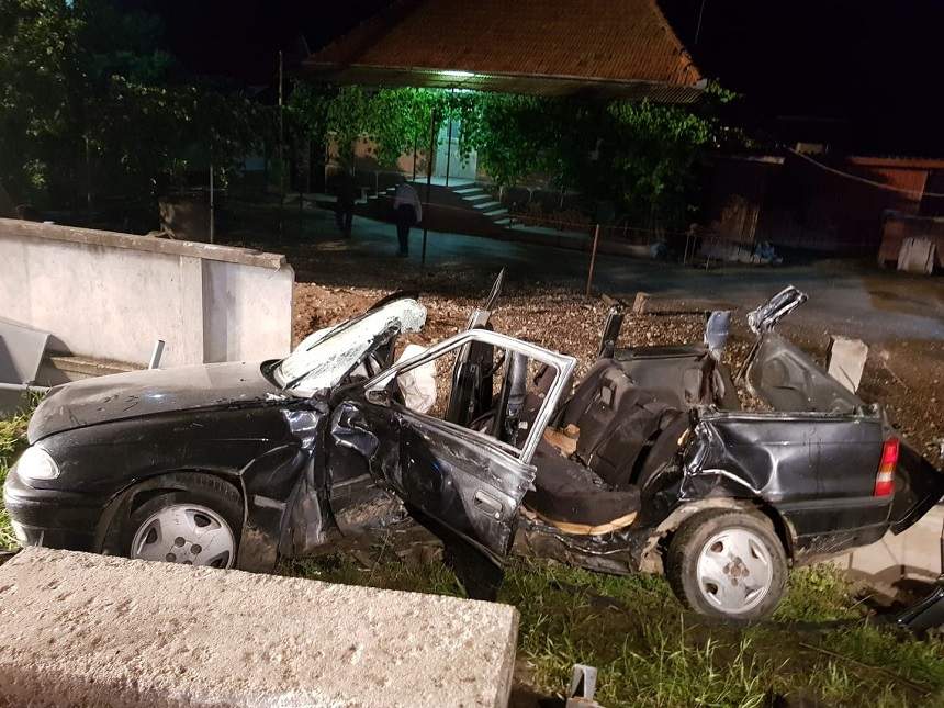 Moarte cumplită! O tânără în vârstă de 19 ani şi un copil şi-au pierdut viaţa într-un grav accident, în Sălaj