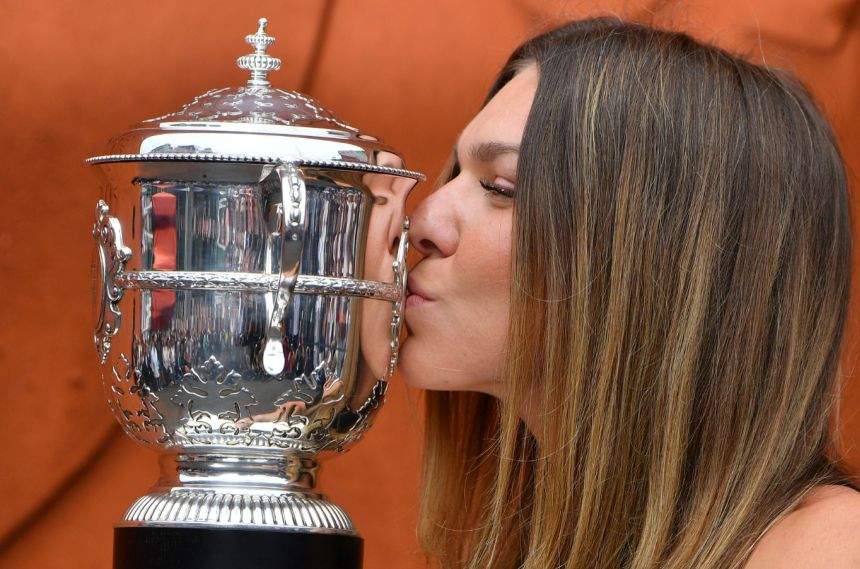 Reacţia acidă a Lorenei de la MPFM, după ce Simona Halep a câştigat la Roland Garros. "Neica nimeni"