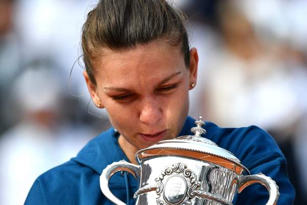 FOTO / Simona Halep, umilită în revista „Charlie Hebdo”! Caricatură INCALIFICABILĂ cu câştigătoarea turneului Roland Garros