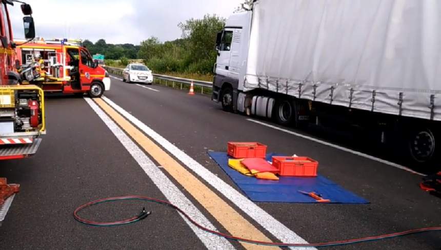 Accident mortal cu un TIR românesc implicat, în Franţa! Şoferul de 25 de ani a murit, iar trei persoane sunt grav rănite
