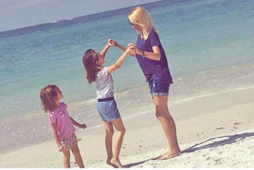 VIDEO / Cum au trecut fetiţele lui Catrinel Sandu peste divorţul părinţilor. "A fost afectată, a şi văzut multe"