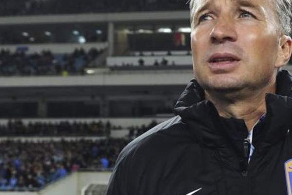 Dan Petrescu pregăteşte cea mai tare lovitură din această vară! "Bursucul" pune la bătaie un munte de bani, pentru a aduce în China un fotbalist de naţională