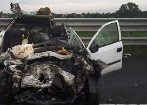 VIDEO / Carnagiu pe autostrada A1. Patru oameni au murit, iar alţi trei sunt în stare gravă