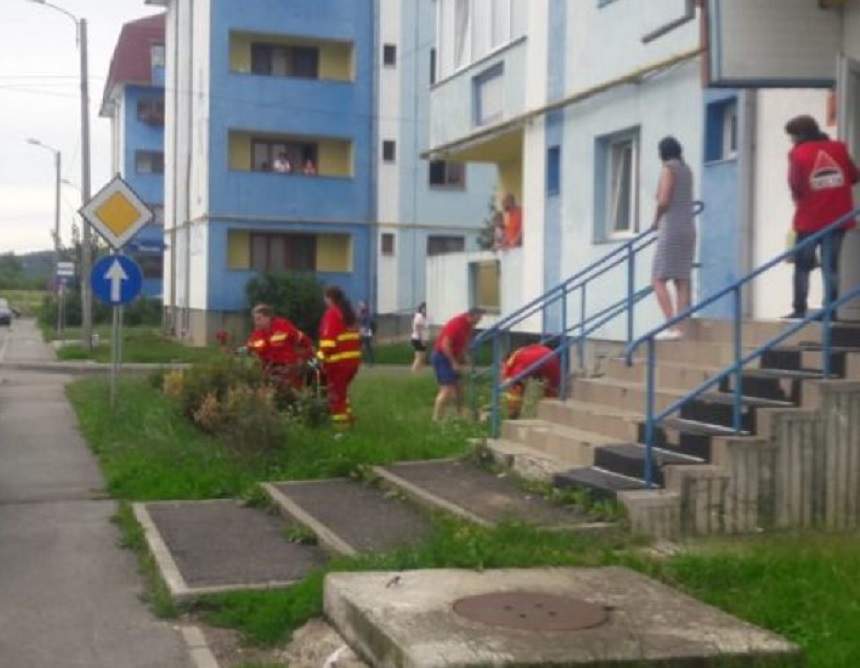 FOTO / Un medic stomatolog a murit după ce s-a aruncat de pe geamul bucătăriei. Primele imagini de la faţa locului